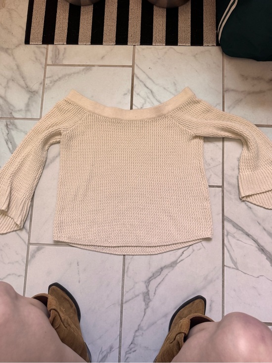 Abercrombie & Fitch Sweaters - Abercrombie & Fitch Off-the-Shoulder Cream Knit Sweater